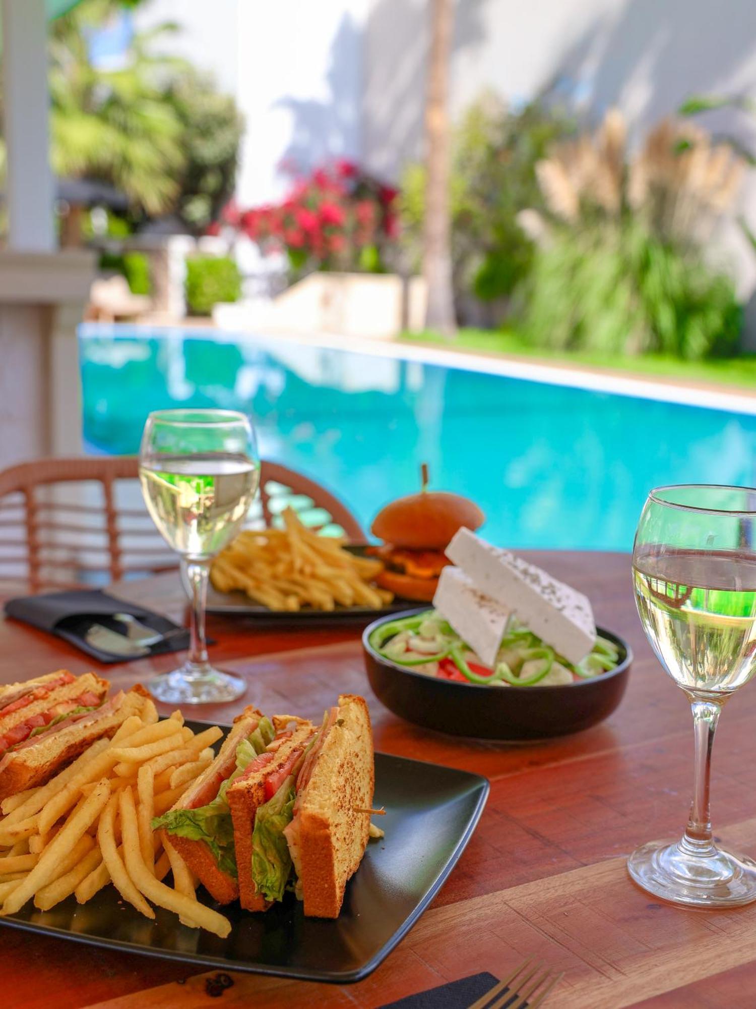 Vergina Apartments & Suites 말리아 외부 사진