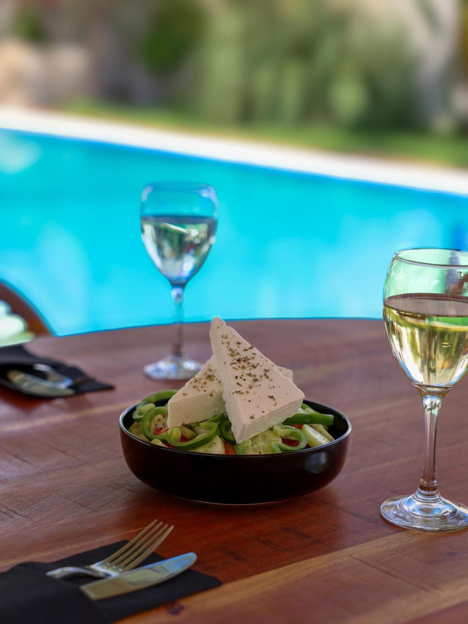 Vergina Apartments & Suites 말리아 외부 사진